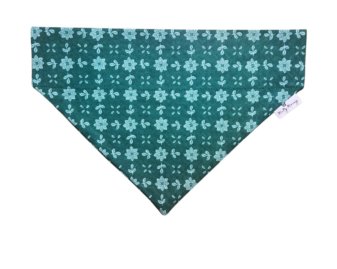 Evergreen Poinsettia Pet Bandana - Mutty Mornings