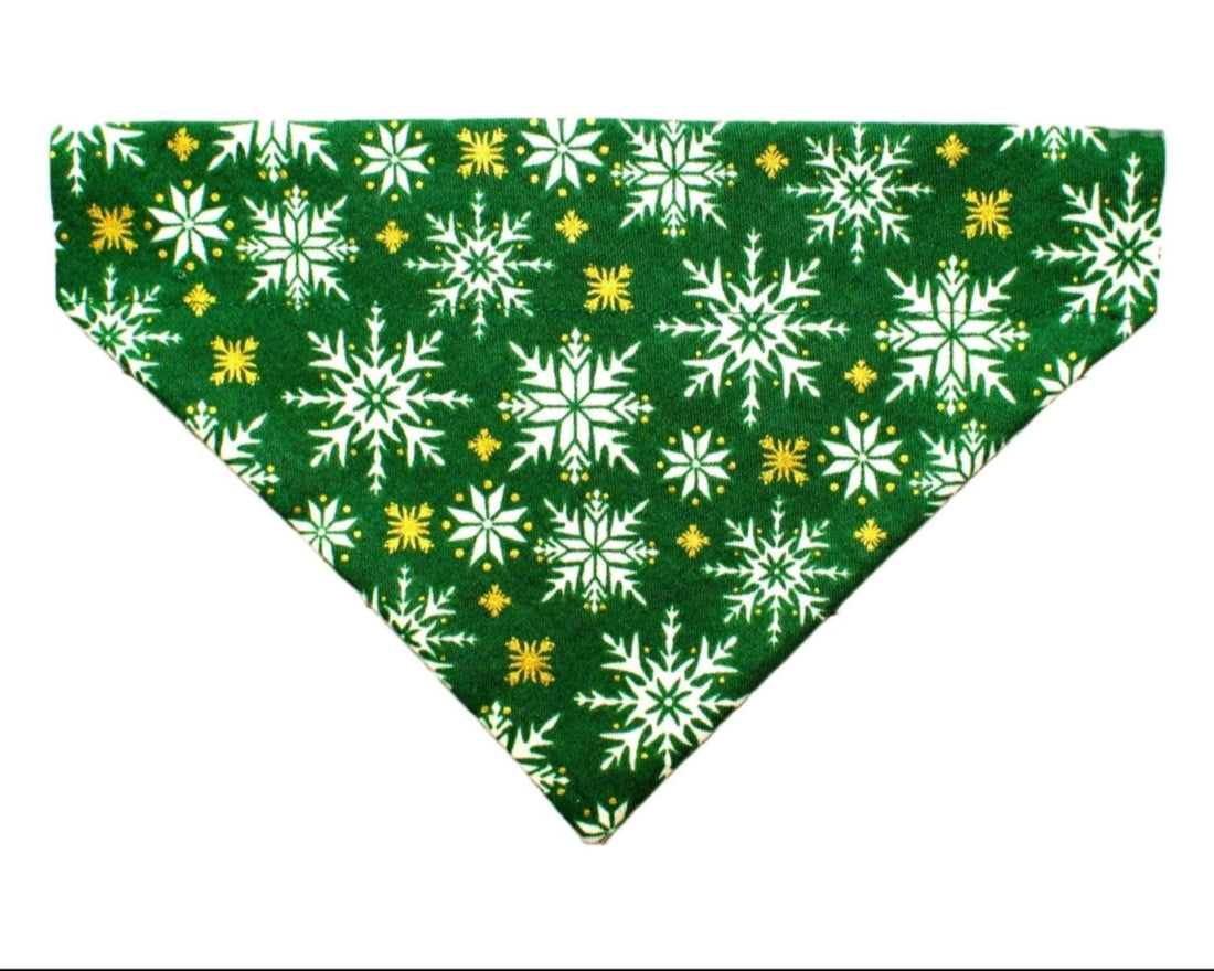 Green Snowflakes Pet Bandana - Mutty Mornings